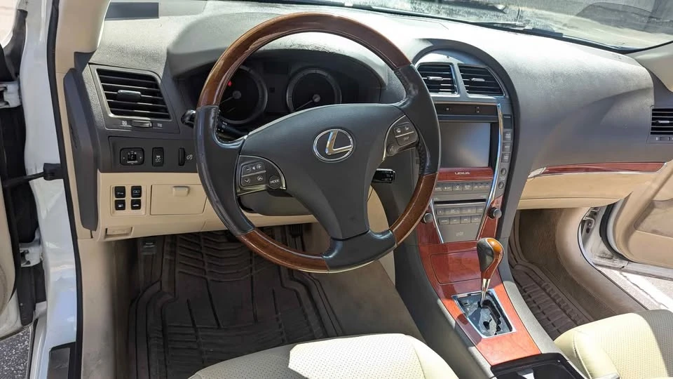 2011 Lexus ES 4th Gen - Image 10 of 10