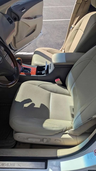 2011 Lexus ES 4th Gen - Image 8 of 10