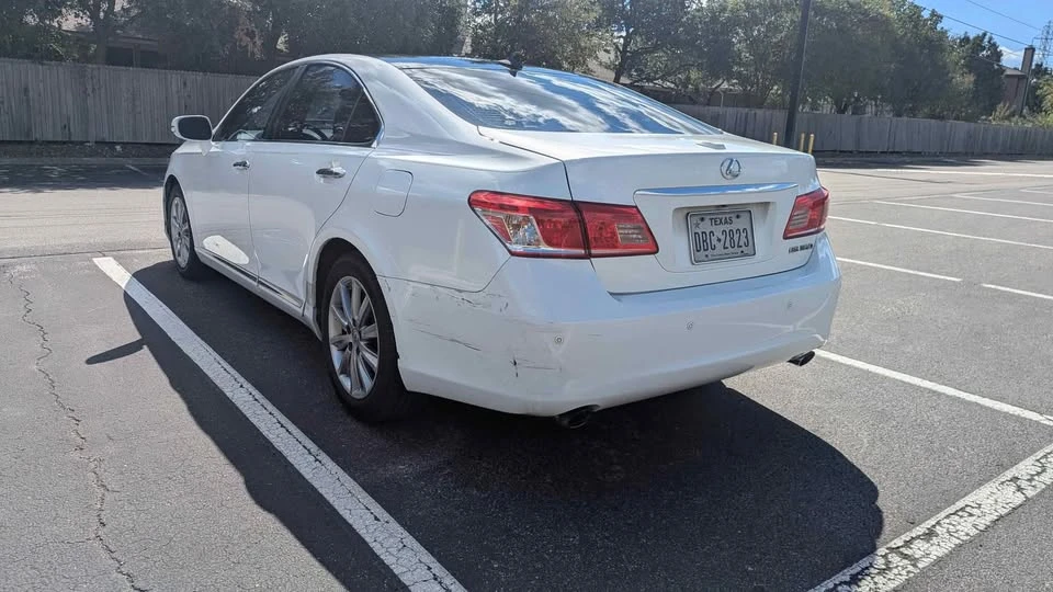 2011 Lexus ES 4th Gen - Image 3 of 10