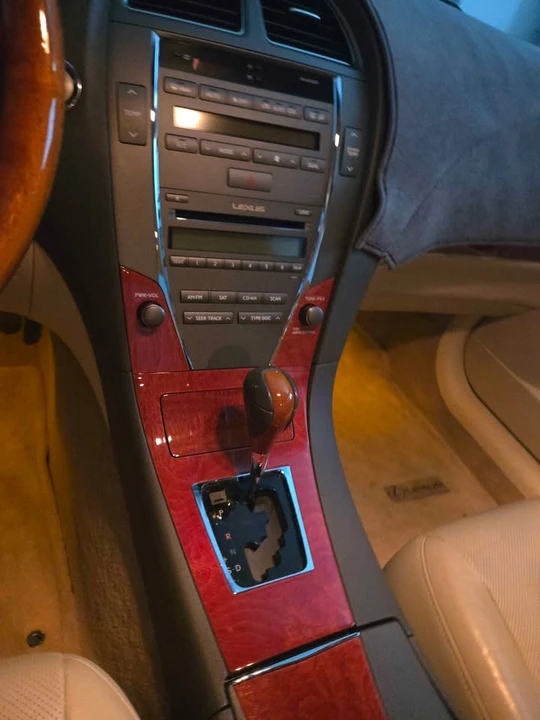 2011 Lexus ES 5th Gen - Image 4 of 10