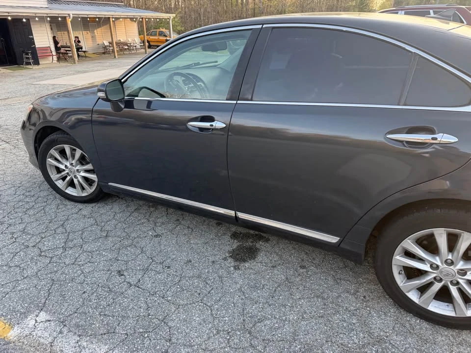 2011 Lexus ES 5th Gen - Image 8 of 8