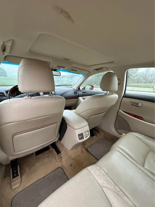 2011 Lexus ES 5th Gen - Image 8 of 9