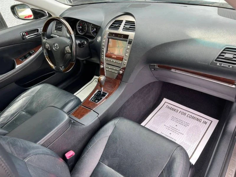 2011 Lexus ES 5th Gen - Image 9 of 12