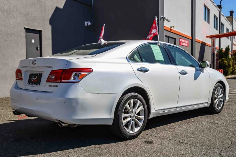 2011 Lexus ES 5th Gen - Image 6 of 12