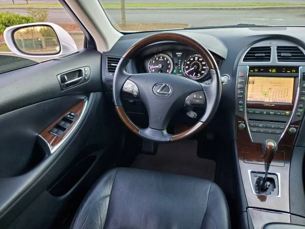 2011 Lexus ES 5th Gen - Image 14 of 21