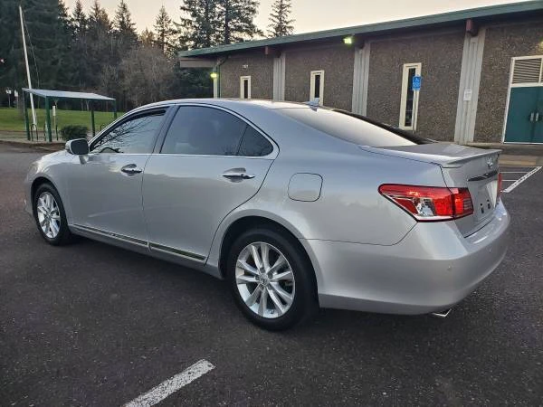 2011 Lexus ES 5th Gen - Image 8 of 21