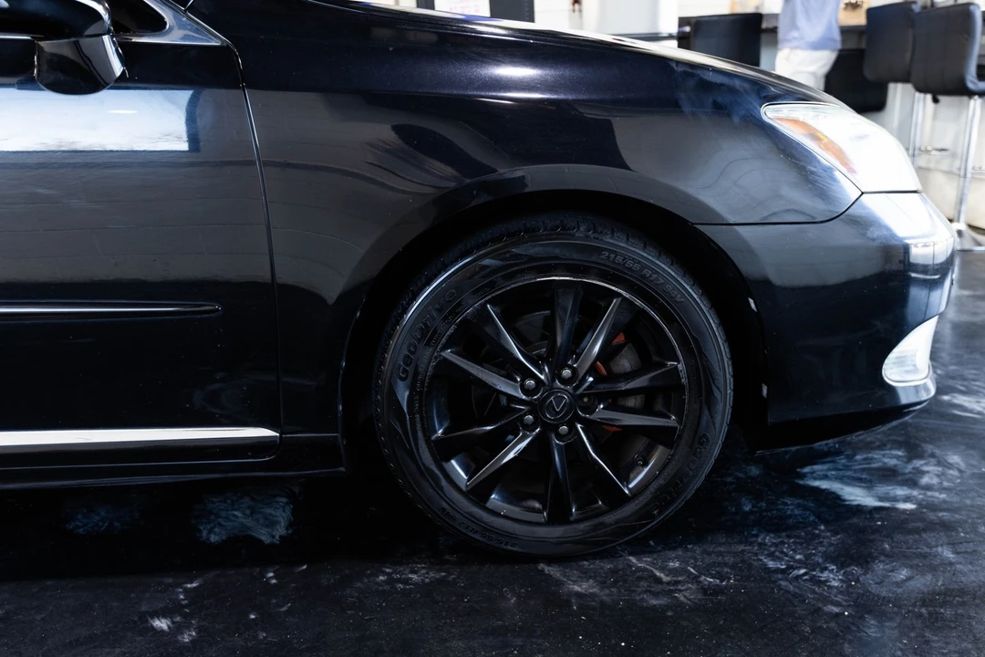 2011 Lexus ES 5th Gen - Image 16 of 21