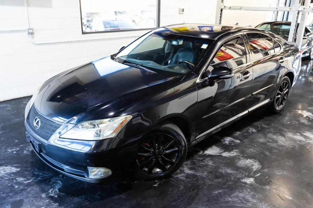 2011 Lexus ES 5th Gen - Image 2 of 21