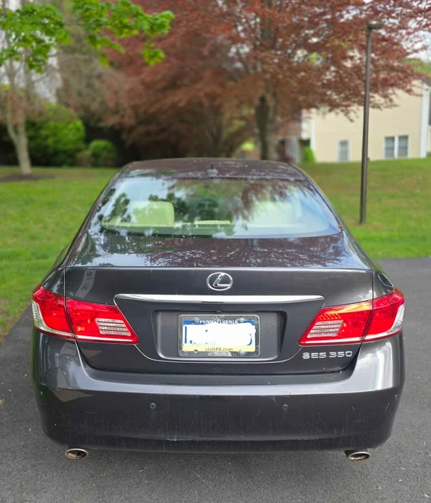 2011 Lexus ES 5th Gen - Image 4 of 4