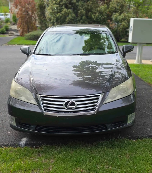2011 Lexus ES 5th Gen - Image 3 of 4