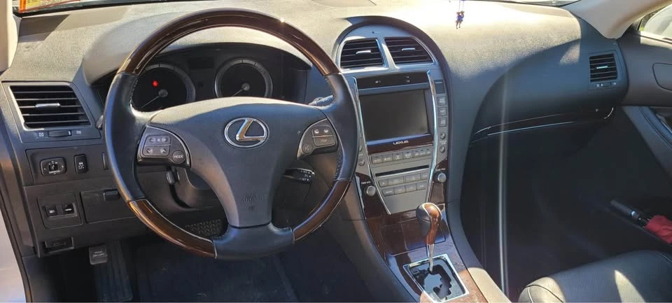 2011 Lexus ES 5th Gen - Image 4 of 6