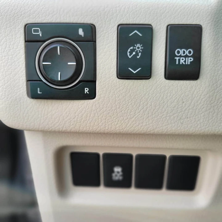 2011 Lexus GX 2nd Gen - Image 11 of 17