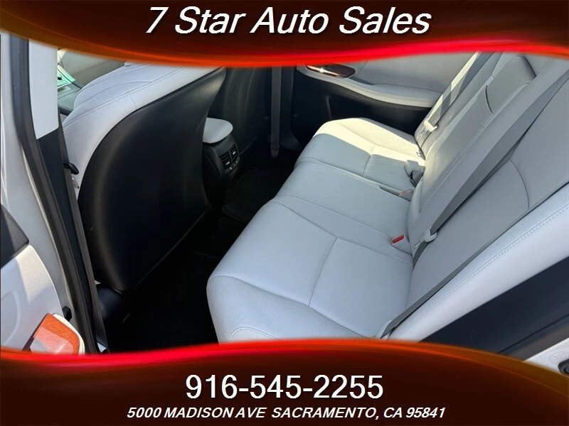 2011 Lexus HS - Image 17 of 20