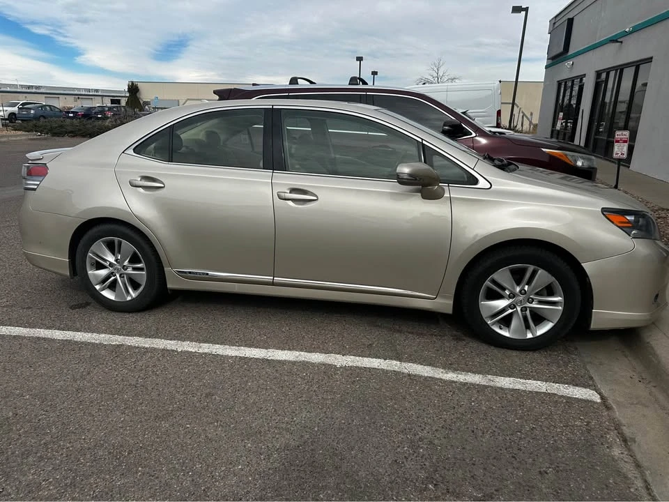 2011 Lexus HS - Image 6 of 9