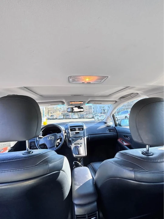2011 Lexus HS - Image 8 of 10