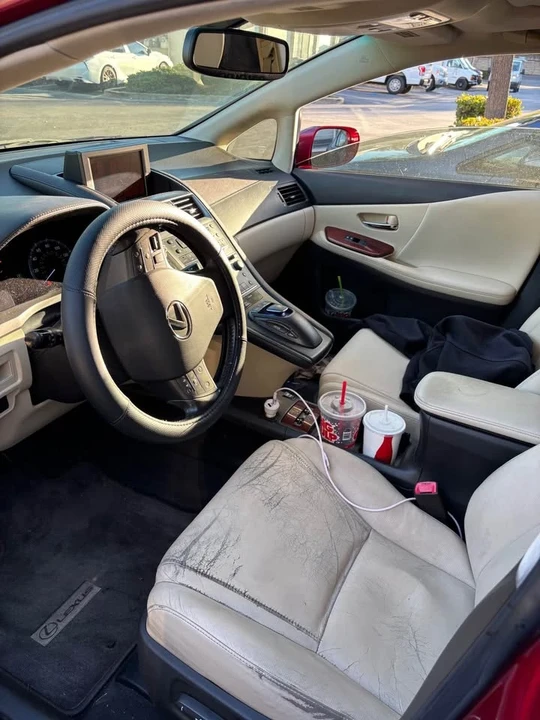 2011 Lexus HS - Image 6 of 12