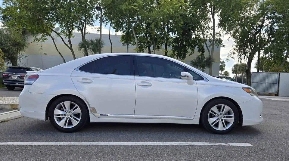 2011 Lexus HS - Image 5 of 18
