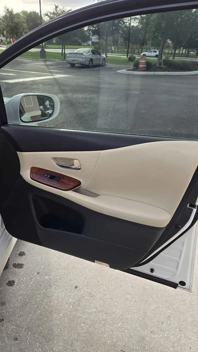 2011 Lexus HS - Image 12 of 18