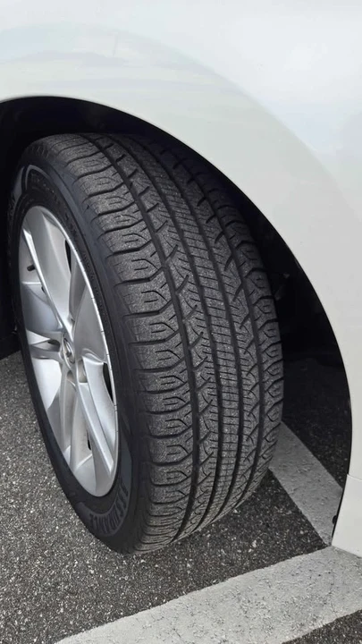 2011 Lexus HS - Image 17 of 18