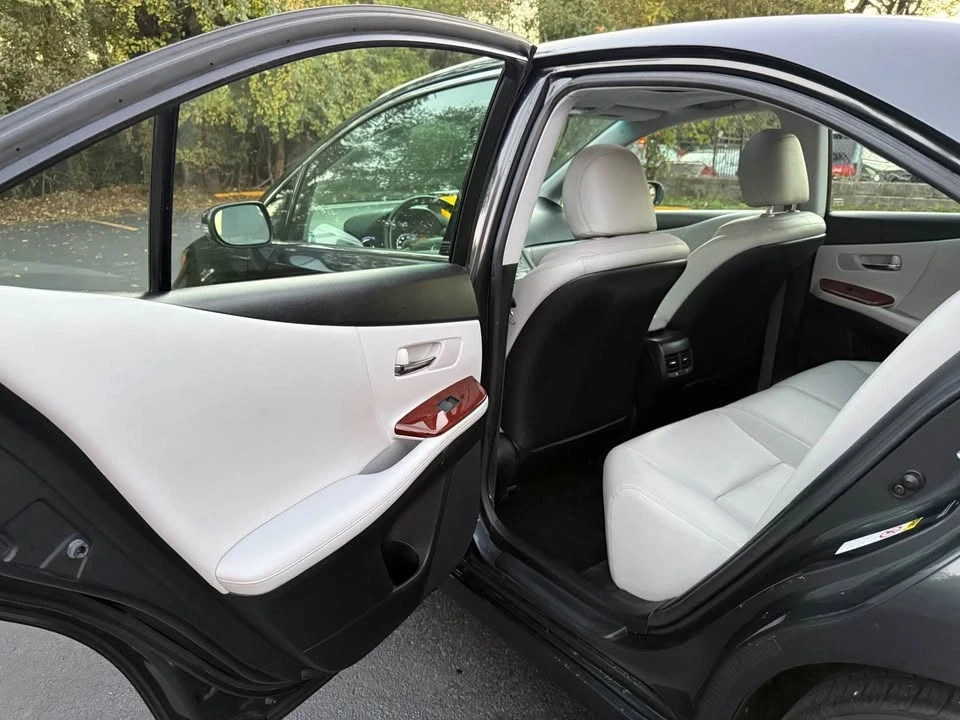 2011 Lexus HS - Image 16 of 20