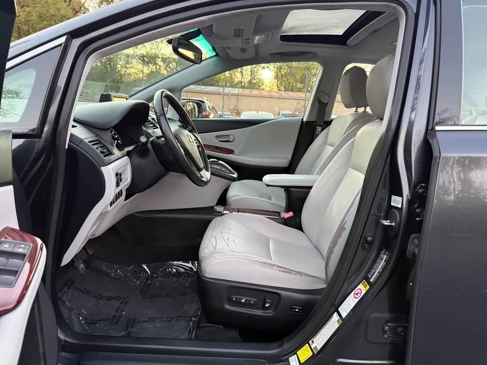 2011 Lexus HS - Image 11 of 20