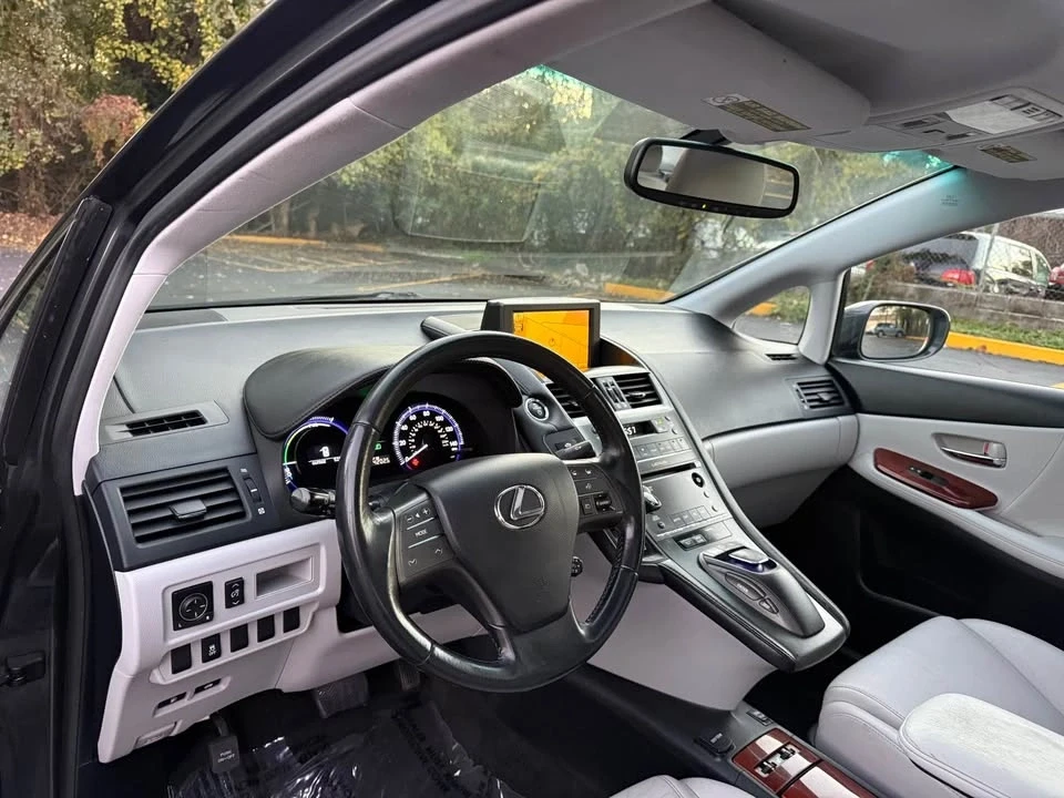 2011 Lexus HS - Image 10 of 20