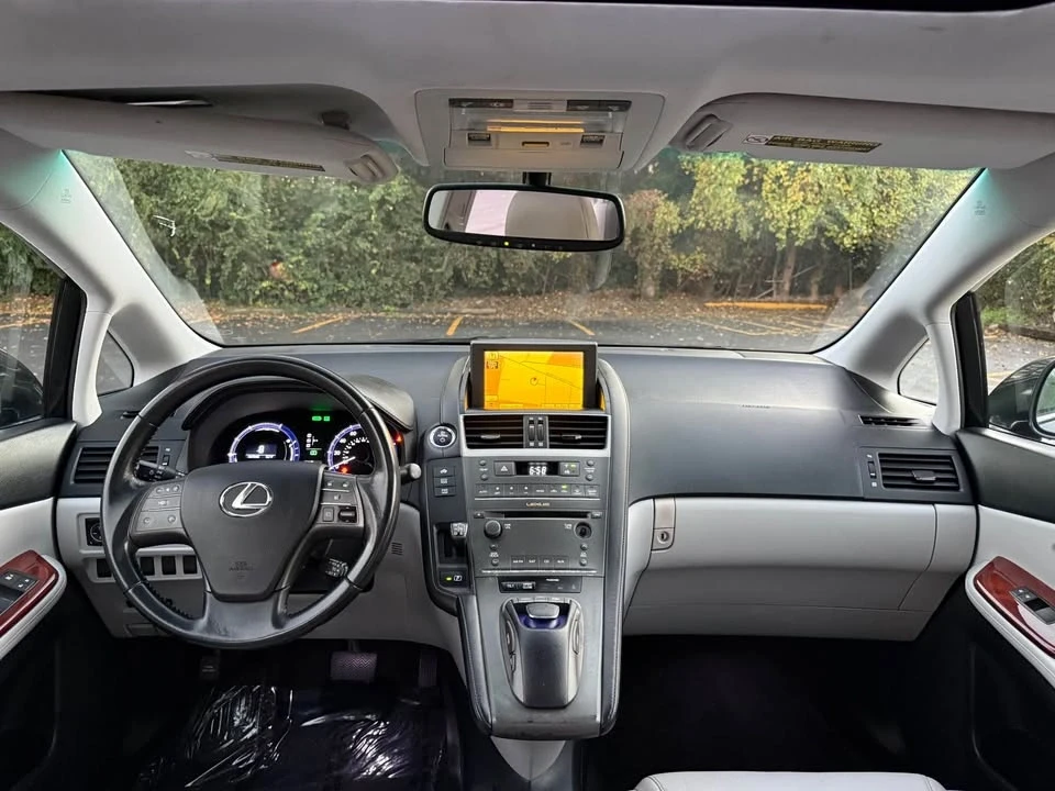 2011 Lexus HS - Image 18 of 20