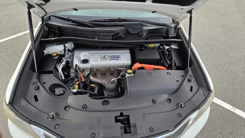 2011 Lexus HS - Image 16 of 18