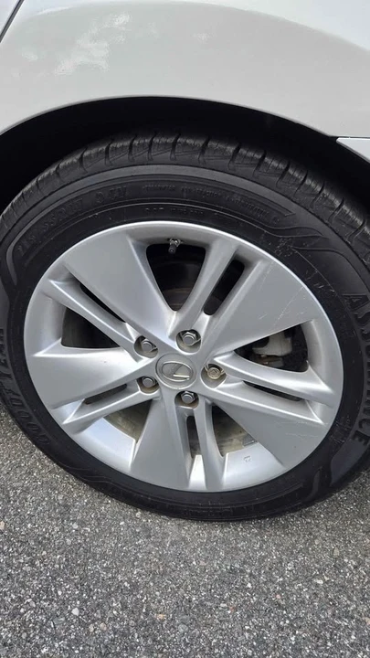 2011 Lexus HS - Image 13 of 18