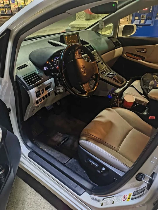 2011 Lexus HS - Image 8 of 13