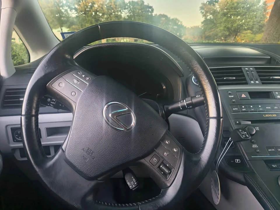 2011 Lexus HS - Image 5 of 13