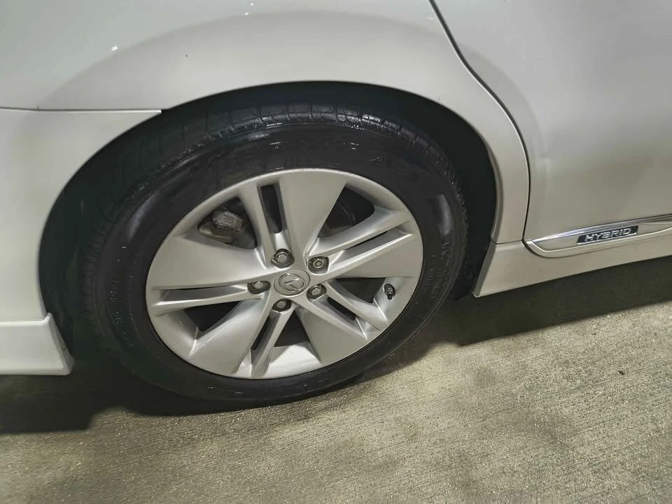 2011 Lexus HS - Image 9 of 13