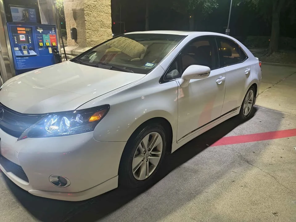 2011 Lexus HS - Image 11 of 13