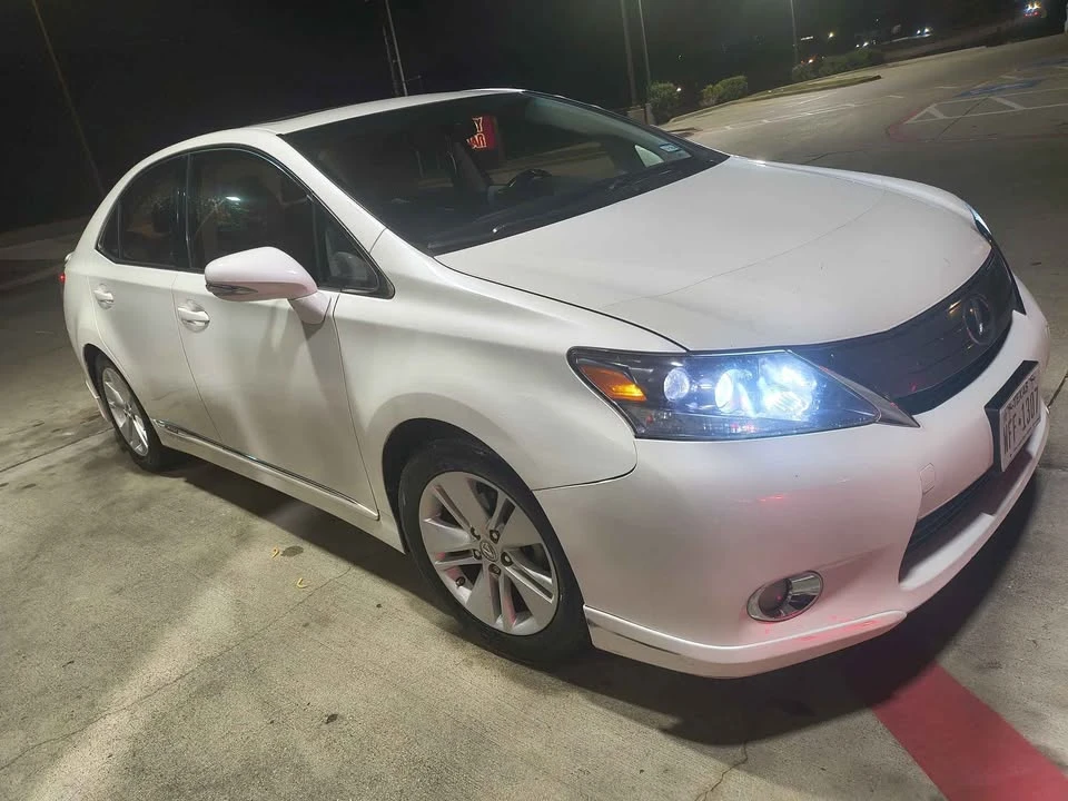 2011 Lexus HS - Image 2 of 13