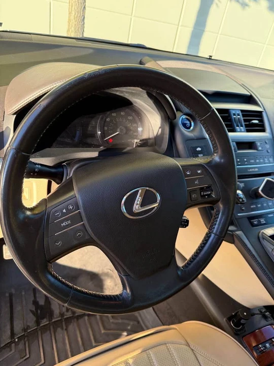2011 Lexus HS - Image 8 of 12