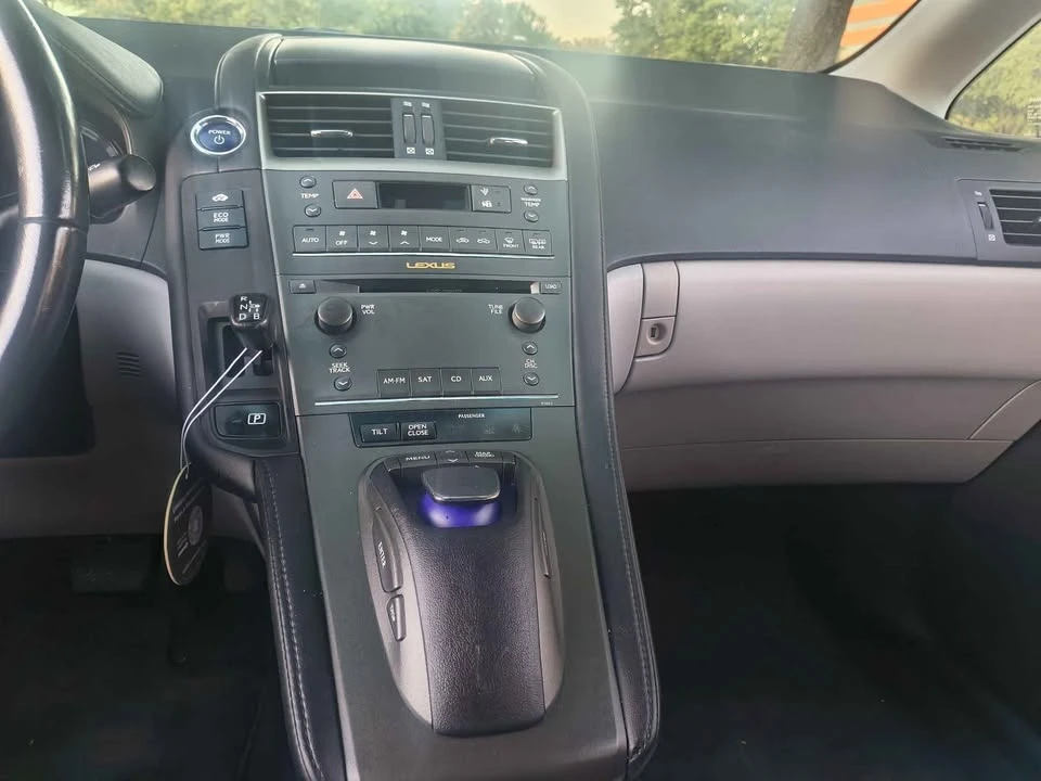 2011 Lexus HS - Image 4 of 13