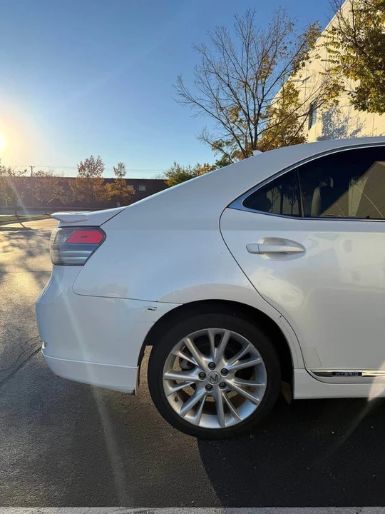2011 Lexus HS - Image 9 of 12