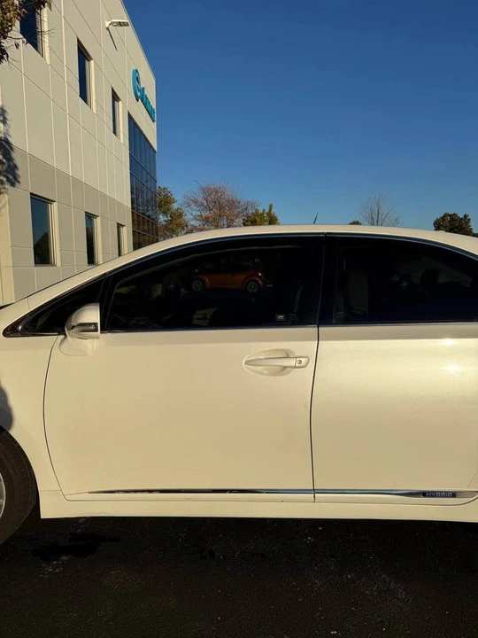 2011 Lexus HS - Image 2 of 12