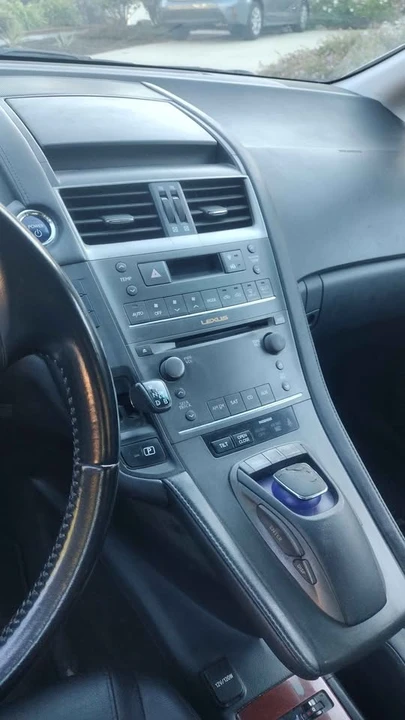 2011 Lexus HS - Image 5 of 8
