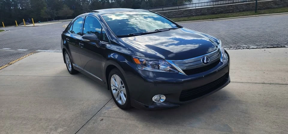 2011 Lexus HS - Image 2 of 11
