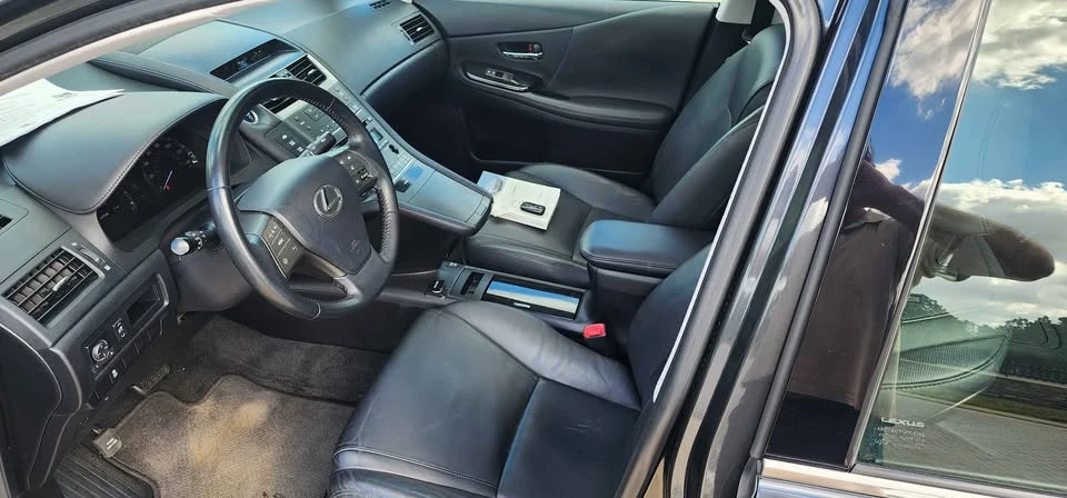 2011 Lexus HS - Image 6 of 11