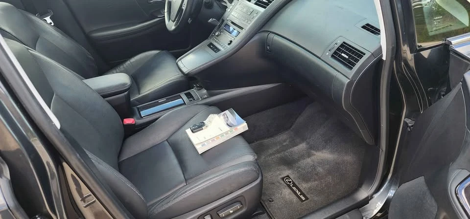 2011 Lexus HS - Image 9 of 11