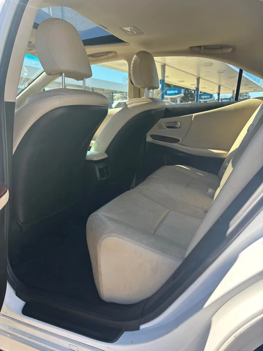 2011 Lexus HS - Image 9 of 12