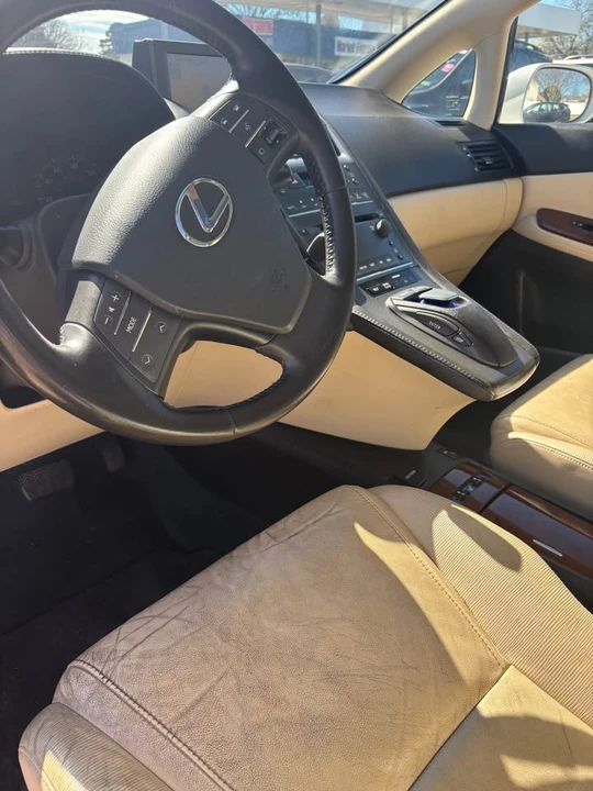 2011 Lexus HS - Image 7 of 12