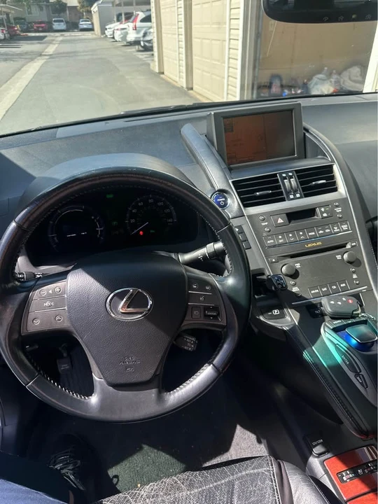 2011 Lexus HS - Image 8 of 15