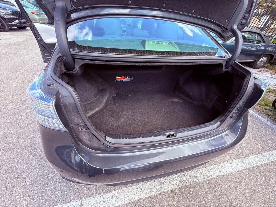2011 Lexus HS - Image 10 of 11