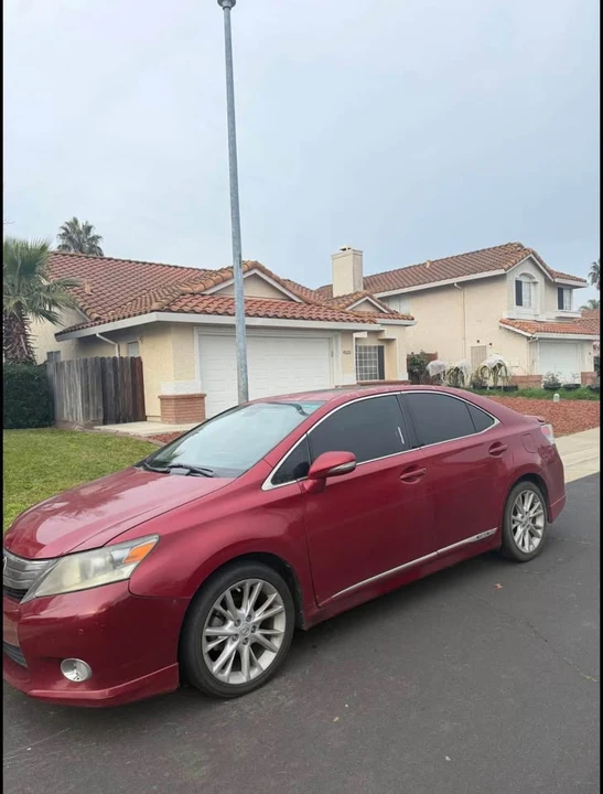 2011 Lexus HS - Image 2 of 4