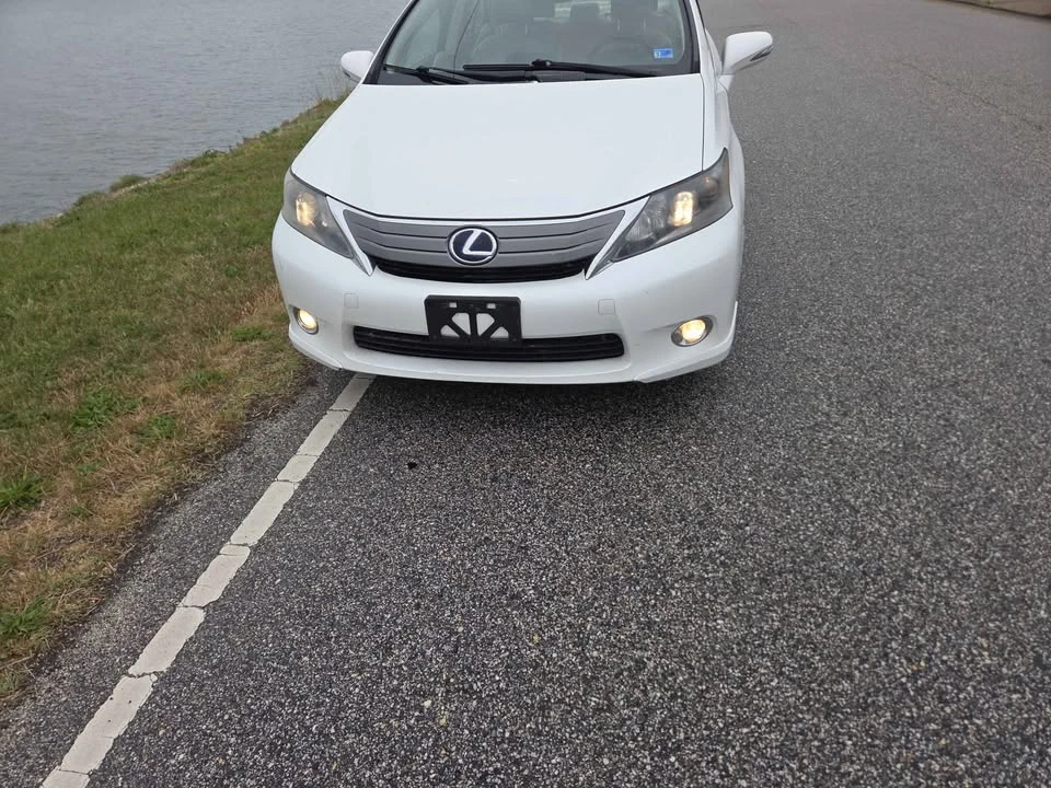 2011 Lexus HS - Image 6 of 13