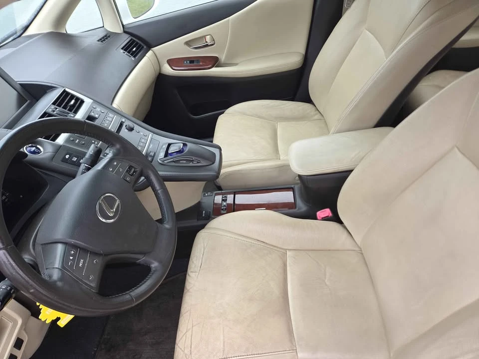 2011 Lexus HS - Image 9 of 13