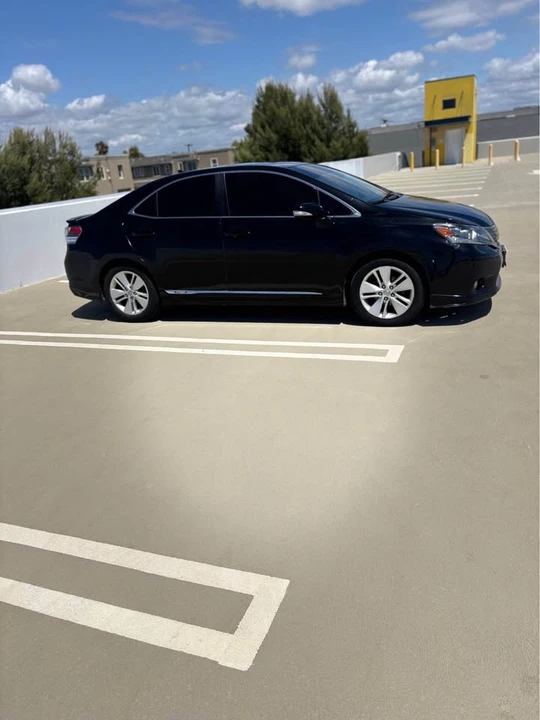 2011 Lexus HS - Image 2 of 9